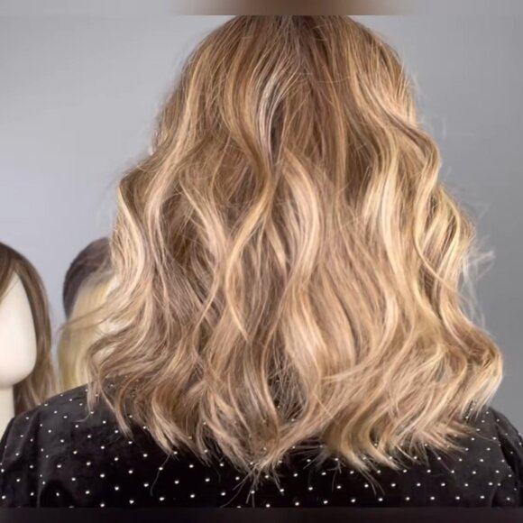 Rachel Welch wig - Picture 10 of 10